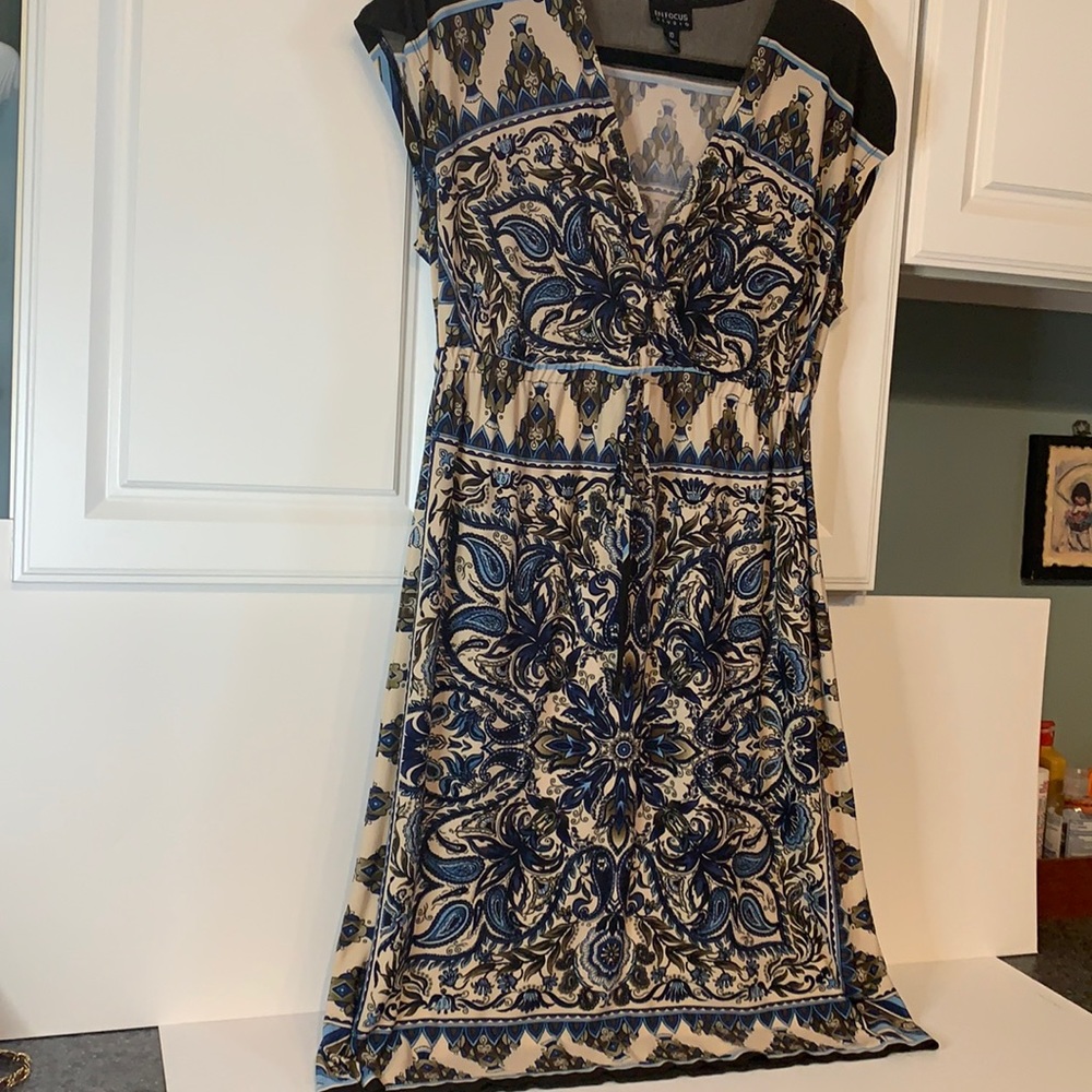 En Focus A Line Size 10 Blue & Cream Paisley Dress